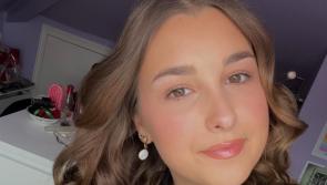 Eis&iacute;onn athair Hannah Leonard uasd&aacute;t&uacute; moth&uacute;ch&aacute;nach agus &iacute; ag dul i dteagmh&aacute;il l&eacute;i in &Eacute;irinn