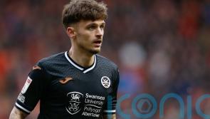 Midfielder Jamie Paterson extends his Swansea contract until the summer of 2024