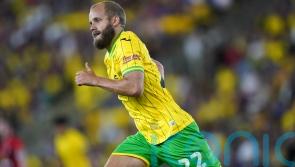 Norwich climb top of Championship after comfortable win over Coventry