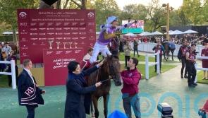 Kinross and Dettori cruise to Foret success