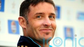 England assistant Mike Hussey: I&rsquo;d have taken harder line on obstruction call