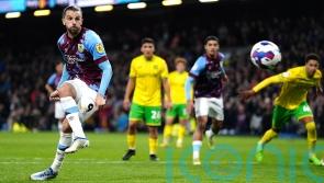 Burnley move top as Jay Rodriguez penalty downs Norwich