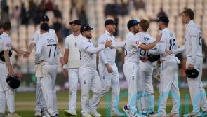 Marcus Trescothick hopes new ball boosts England victory bid on &lsquo;massive&rsquo; Monday