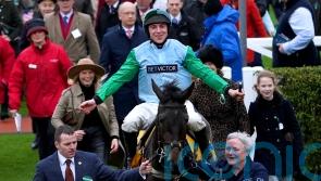 You Wear It Well makes class count for Snowden