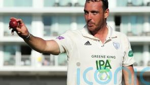 Kyle Abbott hits back for Hampshire against Nottinghamshire