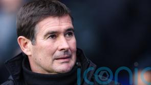 Nigel Clough agrees new deal at Mansfield