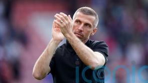 Bournemouth boss Gary O&rsquo;Neil keen to learn from trip to under-pressure Everton