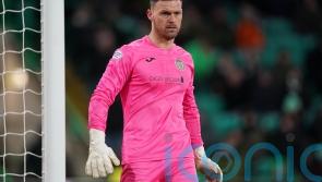 One of the best goalkeepers in the league &ndash; Dundee bring in Trevor Carson