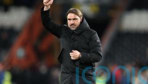 Daniel Farke pleased with point at Hull despite seeing 10-man Leeds miss chances
