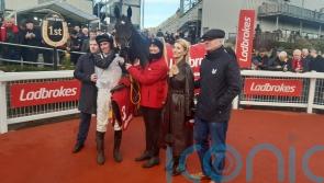 Gerri Colombe edges out Envoi Allen in Champion Chase thriller