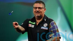 Gary Anderson sweeps aside Simon Whitlock in World Championship opener