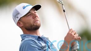 Sam Burns hits 61 to take one-shot halfway lead