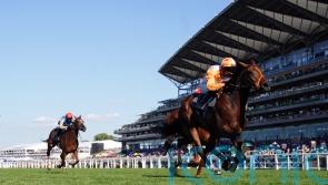 Jayarebe holds off King&rsquo;s Gambit for Hampton Court triumph