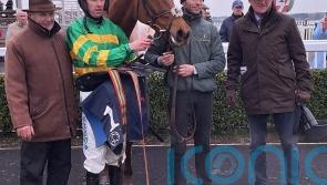 Dinoblue on top in Opera Hat thriller