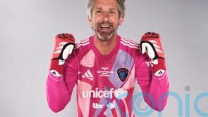 Edwin van der Sar hopes lightning can strike twice for Manchester United