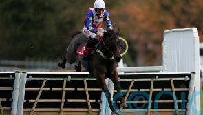 Hurricane Pat sweeps to Sandown success for in-form Moore team