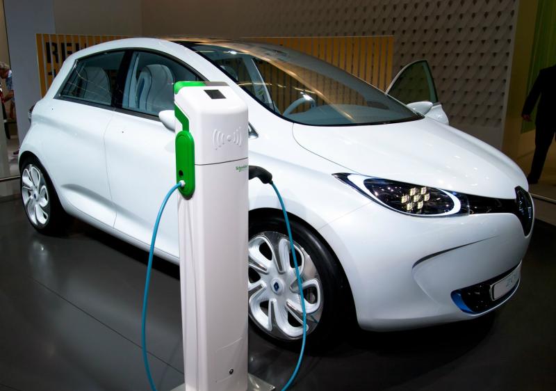 Eamon Ryan hopes new electric vehicle grants will 'make it easier' to switch