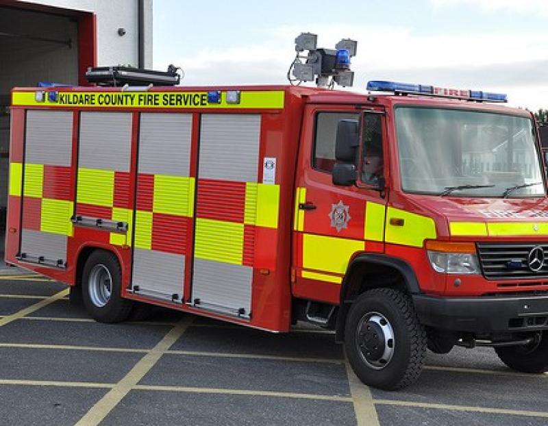 Co Kildare forest fires could be pattern throughout this summer as dry weather goes on warns emergency service with peat  workers fighting fires 