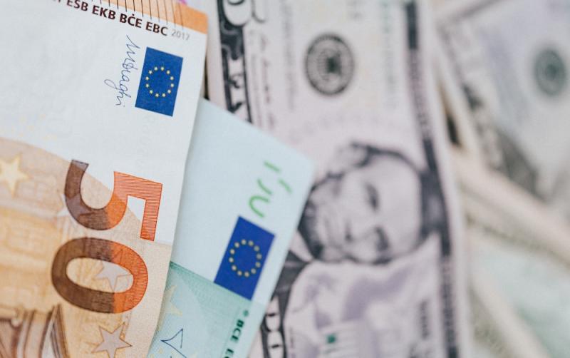 Former American Ireland Fund CEO David Cronin earned over &euro;550k for five months' work