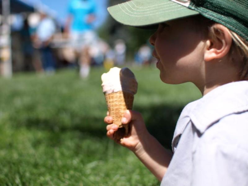 Met &Eacute;ireann issues status yellow alert as temperatures set to soar to 29 degrees