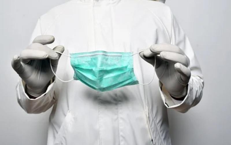 Hospital and ICU patient numbers with Covid-19 fall amid Omicron wave hopes 