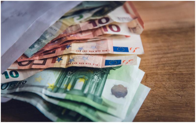 Some people won't get &euro;250 energy credit automatically - they must do two things