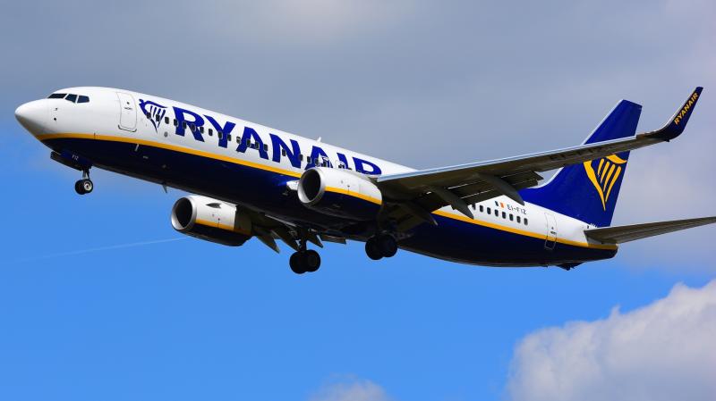Ryanair passenger acting 'aggressively' gets suspended jail sentence as airline reacts