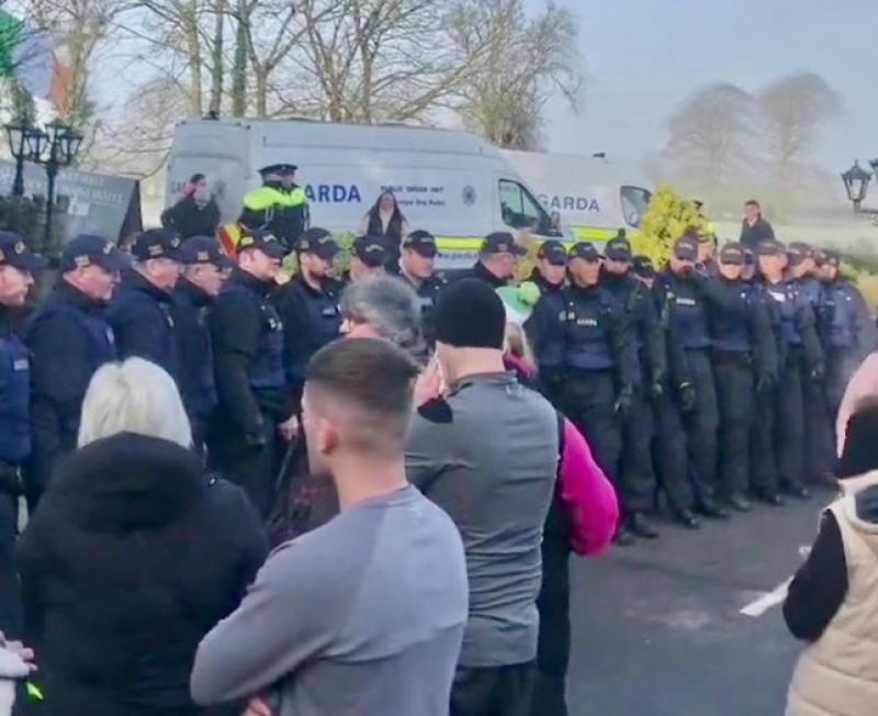 ROSCREA BREAKING: Asylum seekers arrive at Racket Hall Hotel as Garda&iacute; tackle protestors