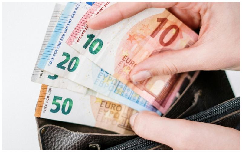 Families urged to claim new payment that could see up to &euro;1000 back in their pocket