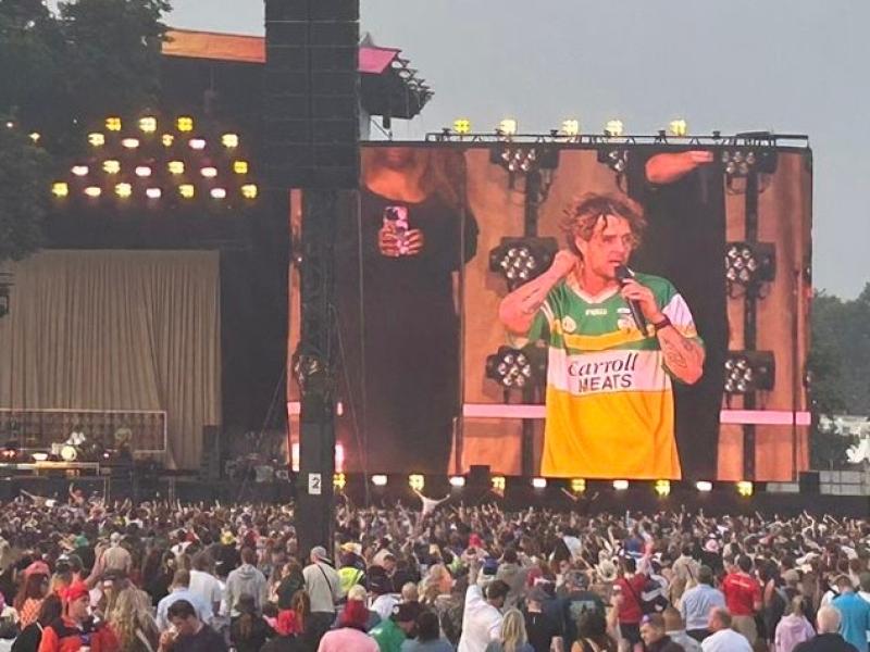WATCH:  Electric Picnic act proudly dons his a jersey from particular Irish county 