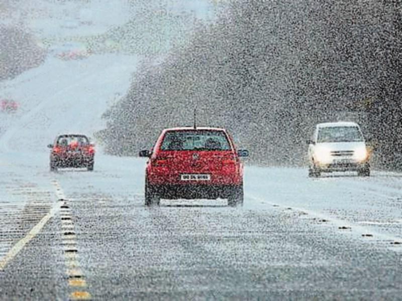 ALERT: Drivers warned one bad habit could lead to crash amid Met &Eacute;ireann snow warnings