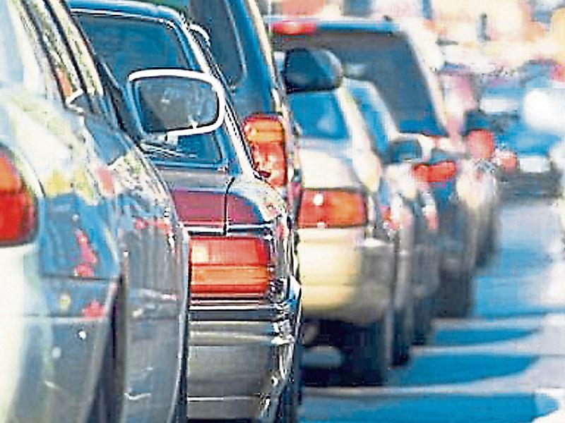 ALERT: Morning commuters experience delays and congestion approaching the city