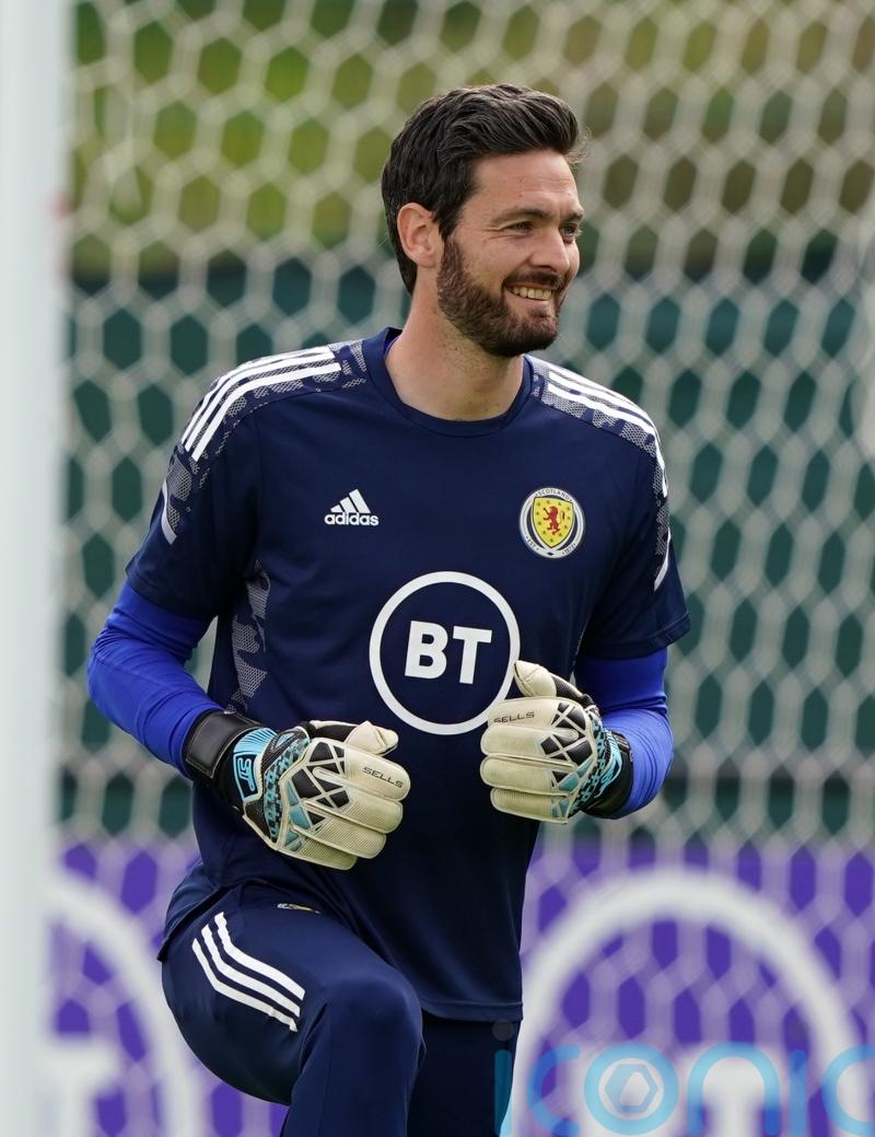 Craig Gordon insists Scotland&rsquo;s focus will stay on football against Ukraine