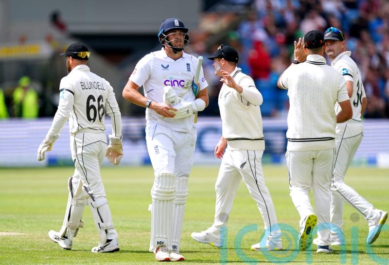 Jamie Overton falls just short of debut century for England in tight third Test