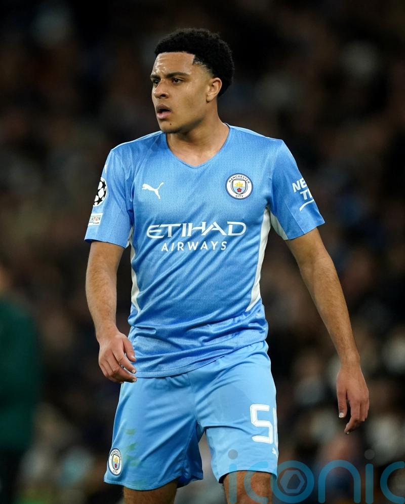 Vincent Kompany returns to Manchester City and tempts two players to Burnley