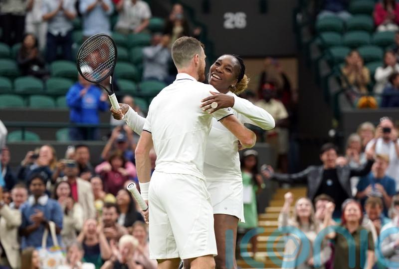 Victorious return for Venus Williams as she partners Jamie Murray at Wimbledon