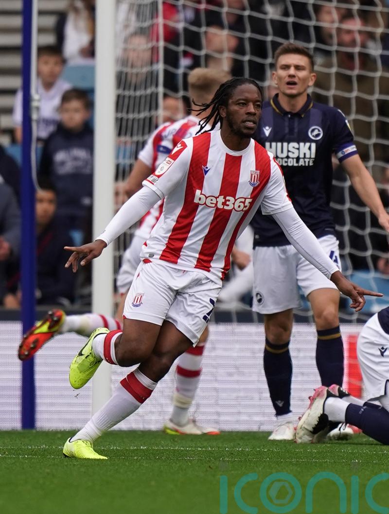 Cardiff sign former West Brom midfielder Romaine Sawyers on two-year contract