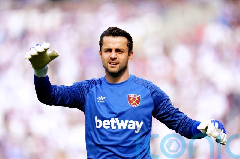 Lukasz Fabianski &lsquo;honoured and proud&rsquo; after signing new West Ham contract