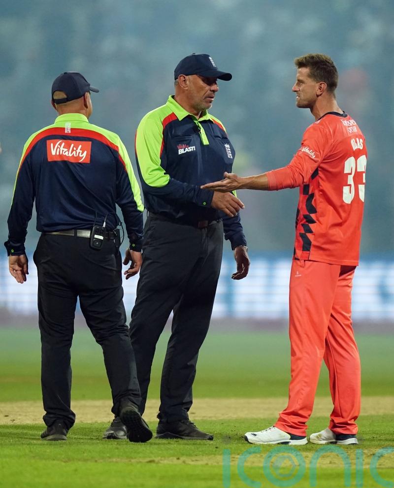 Lancashire&rsquo;s Dane Vilas questions umpires&rsquo; hastiness to annouce dead ball