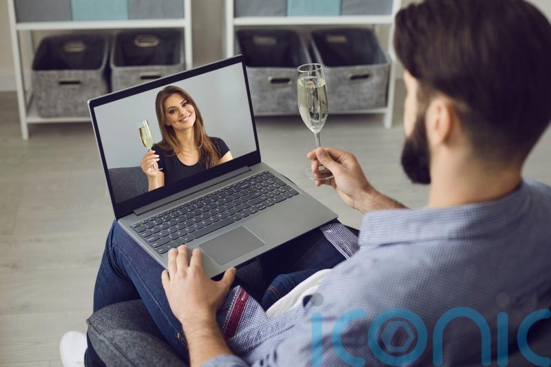 Irish households splash out 49 million euro on social media and dating sites