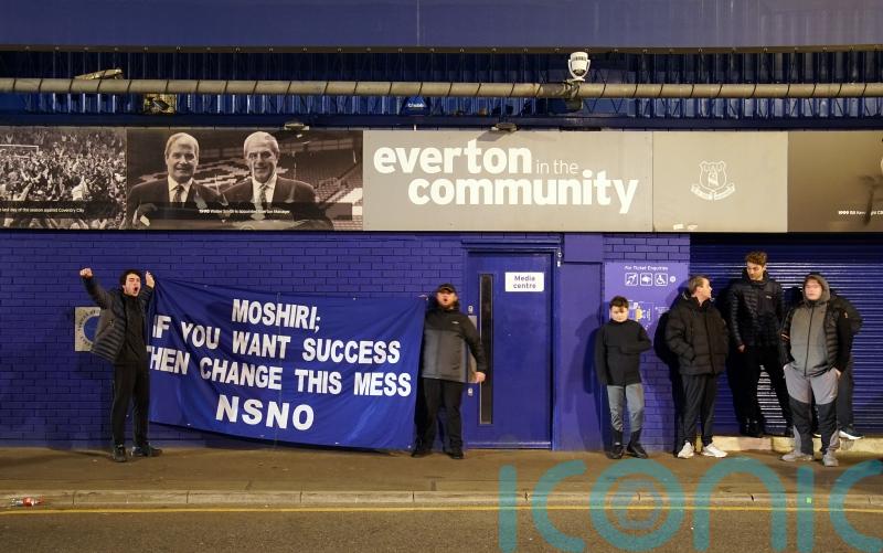 Everton fans to resume protests at running of the club under Farhad Moshiri