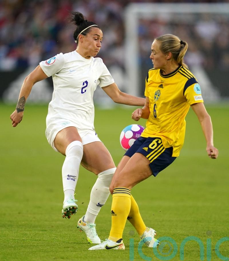 Lucy Bronze prepared to &lsquo;play through the pain&rsquo; as England chase Euro 2022 glory