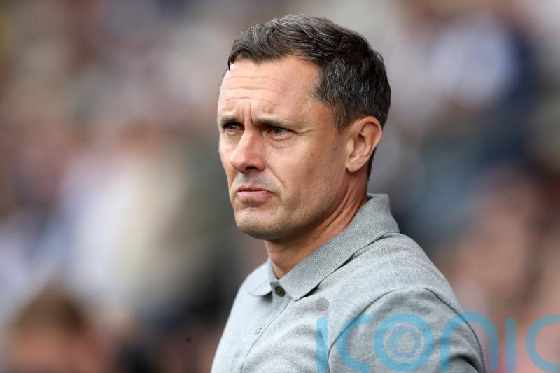 Paul Hurst rues penalty decision as Grimsby lose on Football League return