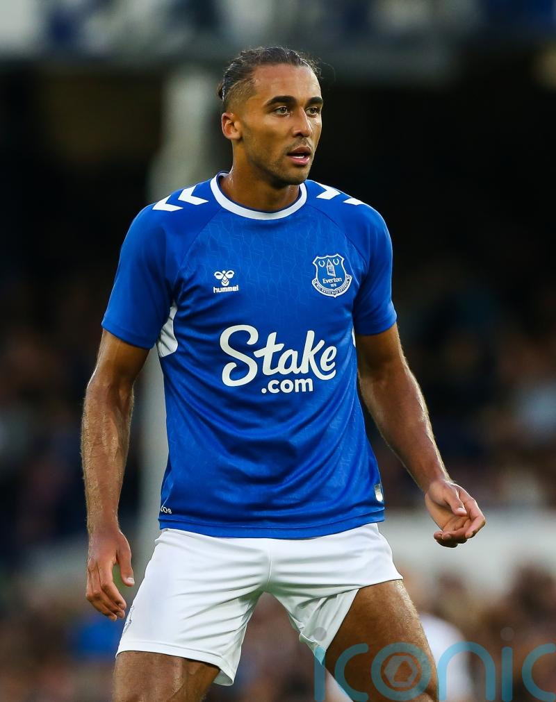 Knee injury keeps Dominic Calvert-Lewin out of Everton&rsquo;s season opener