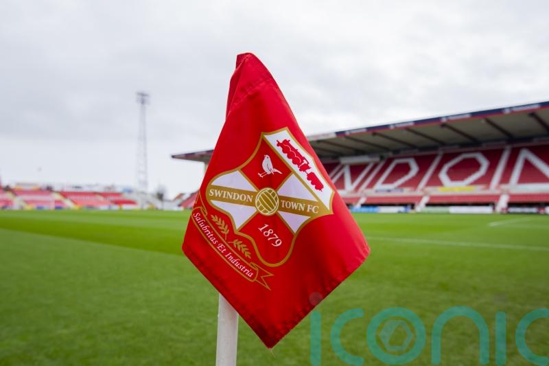 Scott Lindsey lauds &lsquo;fantastic&rsquo; work ethic of 10-man Swindon in Salford draw