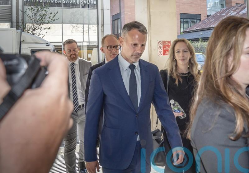 Ryan Giggs&rsquo; ex &lsquo;screamed in pain&rsquo; during sister&rsquo;s 999 call, court hears