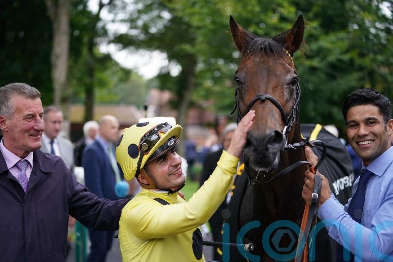 Emaraaty Ana faces 16 in Sprint Cup defence