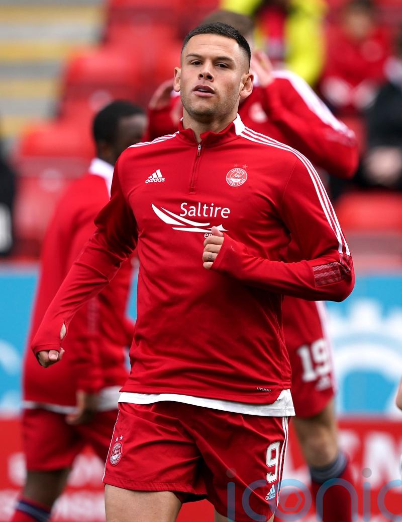 Aberdeen forward Christian Ramirez unlikely to join Premiership rivals Hearts
