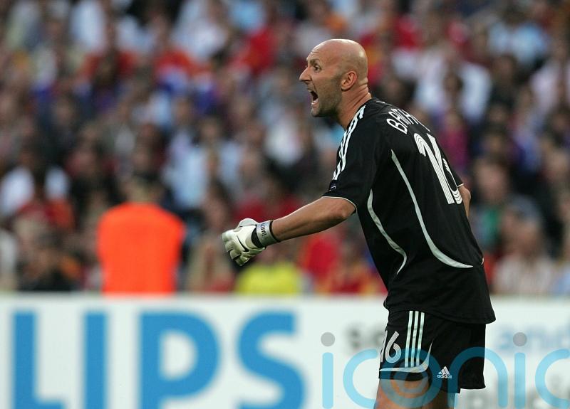 On this day in 2006 &ndash; Fabien Barthez announces retirement from football