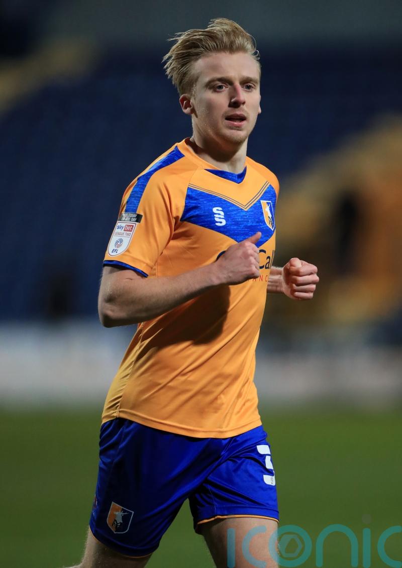 Mansfield leave it late to see off stubborn Walsall